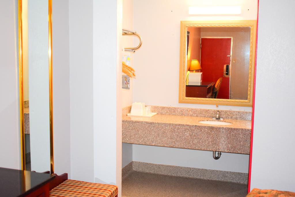 Economy Inn Литъл Рок Екстериор снимка